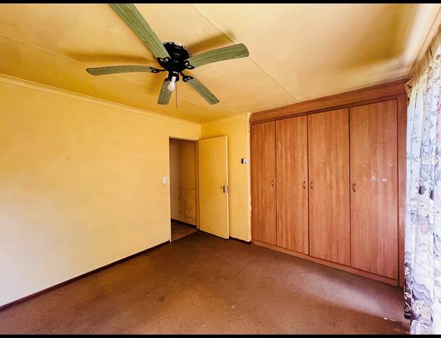 2 BEDROOM FREEHOLD FOR SALE IN STONEHENGE EXT 5